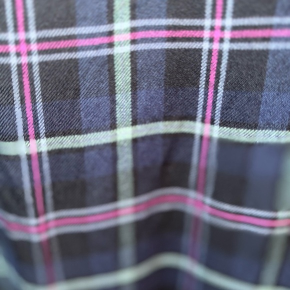 Lucky Brand Purple Plaid VNeck Shirt w flounce rear hem SZ XL - Picture 5 of 14